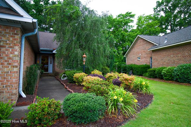 2616 Brookridge Circle, Greenville, NC 27858