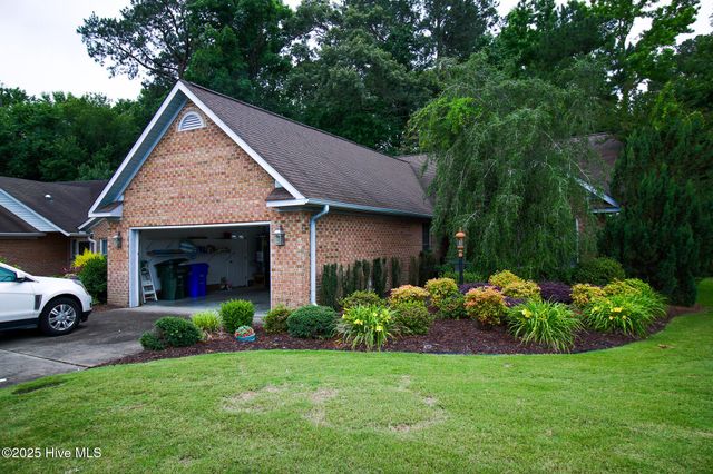 2616 Brookridge Circle, Greenville, NC 27858