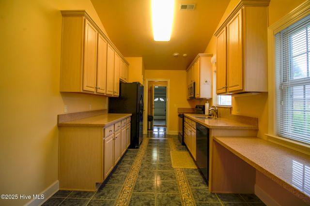 2616 Brookridge Circle, Greenville, NC 27858