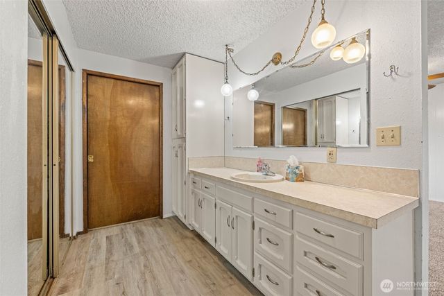 1209 Dundee Drive, Cosmopolis, WA 98537