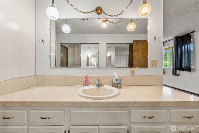 1209 Dundee Drive, Cosmopolis, WA 98537