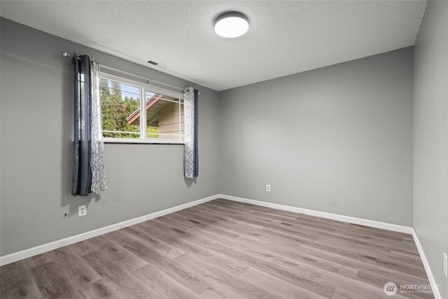 1209 Dundee Drive, Cosmopolis, WA 98537