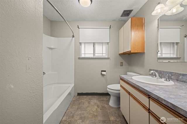 1209 Dundee Drive, Cosmopolis, WA 98537