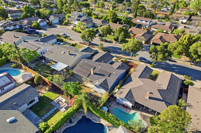 574 Carrick Court, Sunnyvale, CA 94087