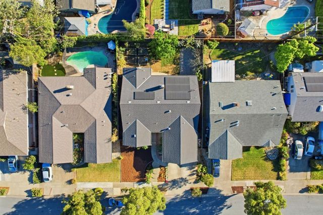 574 Carrick Court, Sunnyvale, CA 94087