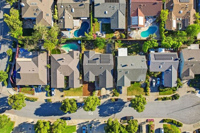 574 Carrick Court, Sunnyvale, CA 94087