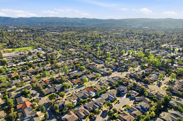 574 Carrick Court, Sunnyvale, CA 94087