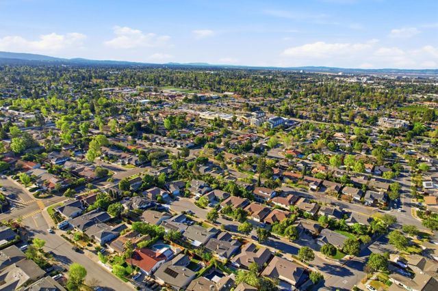 574 Carrick Court, Sunnyvale, CA 94087