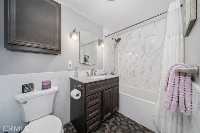 16372 Birdie Lane, Huntington Beach, CA 92649