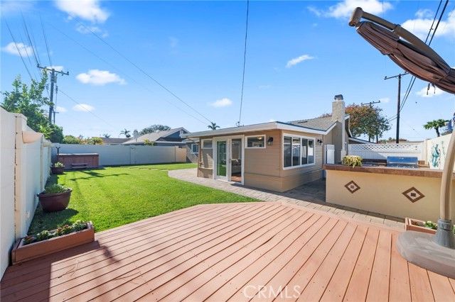 16372 Birdie Lane, Huntington Beach, CA 92649