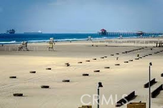 16372 Birdie Lane, Huntington Beach, CA 92649