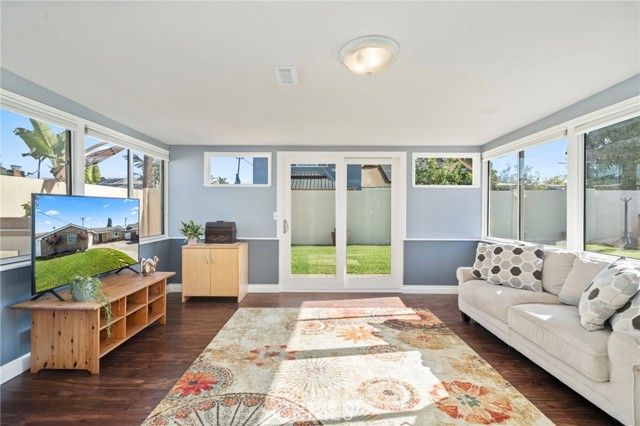 16372 Birdie Lane, Huntington Beach, CA 92649