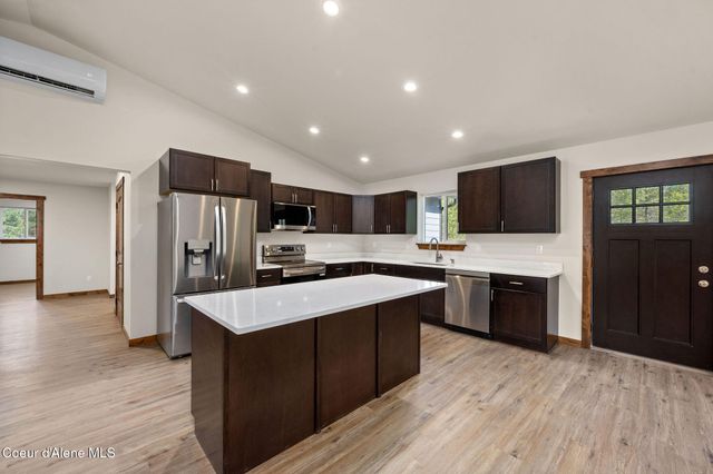 55 Flattery LN, Blanchard, ID 83804