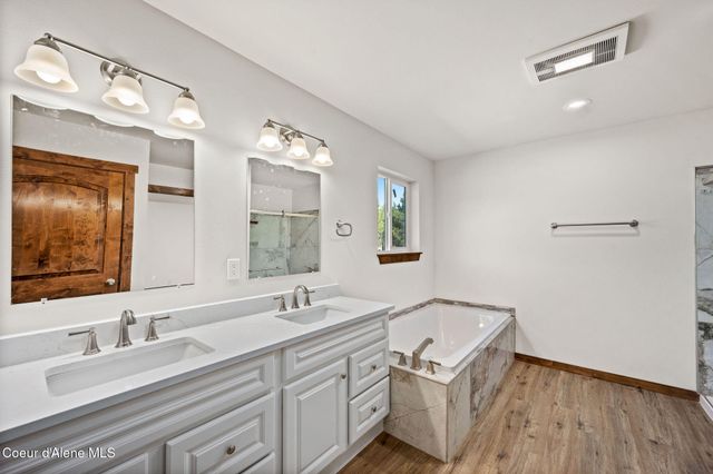 55 Flattery LN, Blanchard, ID 83804