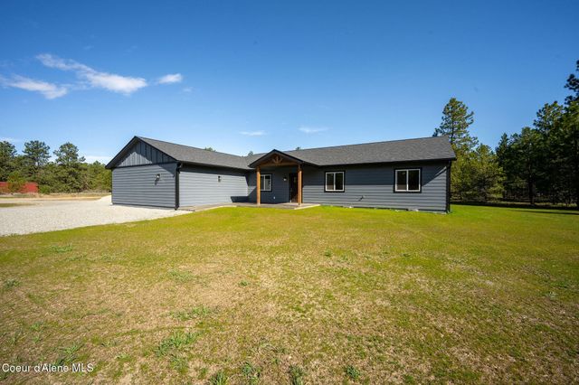 55 Flattery LN, Blanchard, ID 83804