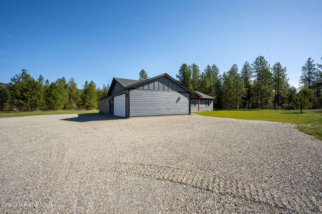 55 Flattery LN, Blanchard, ID 83804