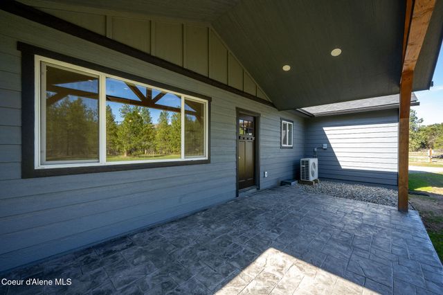 55 Flattery LN, Blanchard, ID 83804