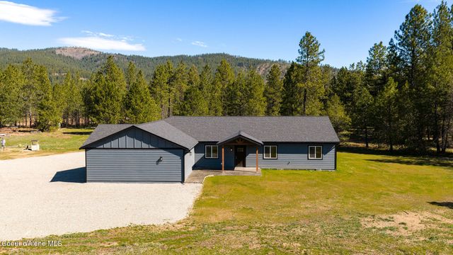 55 Flattery LN, Blanchard, ID 83804