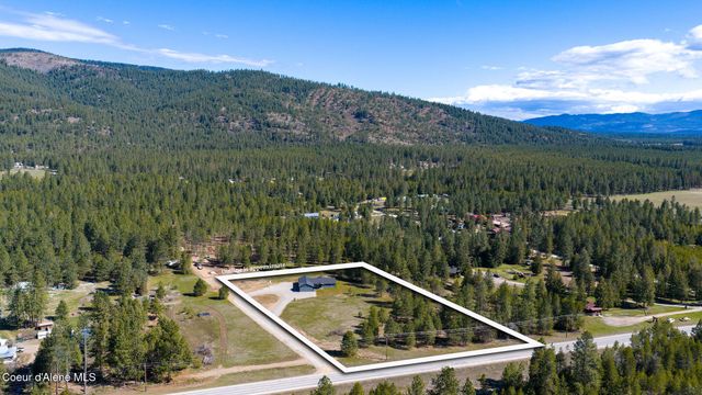 55 Flattery LN, Blanchard, ID 83804