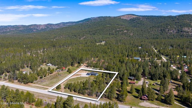 55 Flattery LN, Blanchard, ID 83804