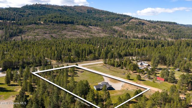 55 Flattery LN, Blanchard, ID 83804