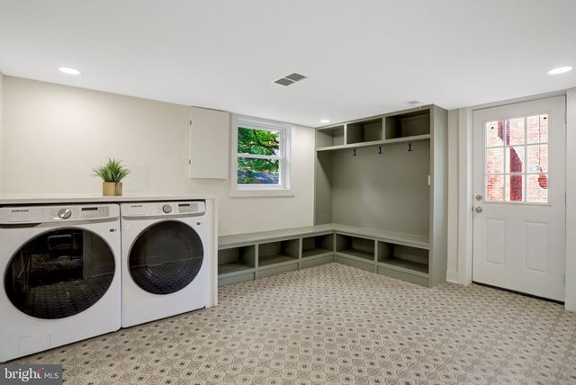 4612 9TH ST S, Arlington, VA 22204