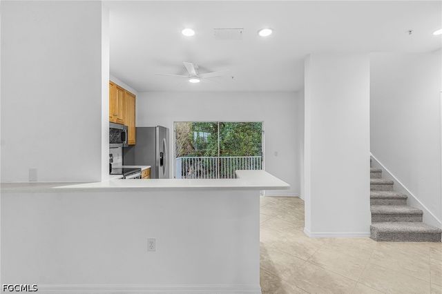 3285 Lindsey LN 2, Naples, FL 34109