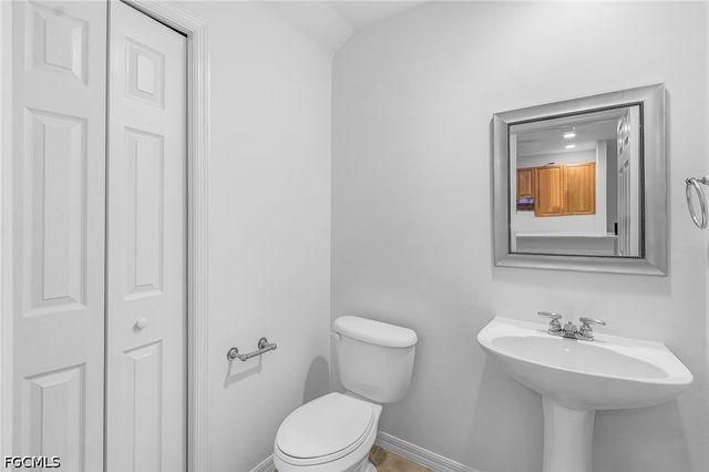 3285 Lindsey LN 2, Naples, FL 34109