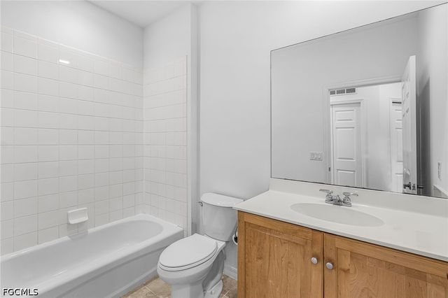 3285 Lindsey LN 2, Naples, FL 34109