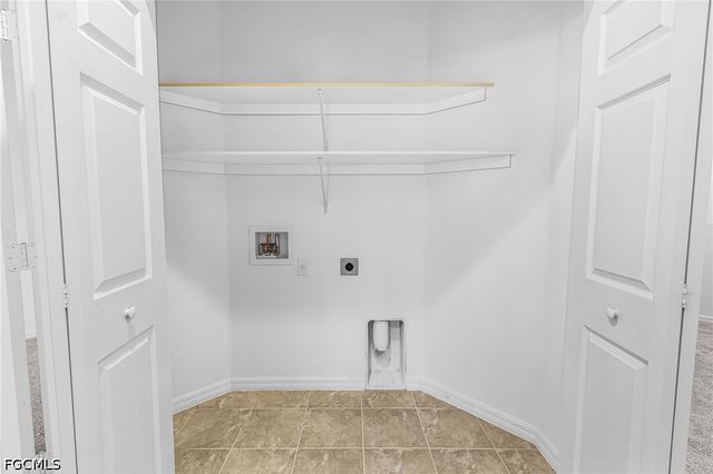 3285 Lindsey LN 2, Naples, FL 34109