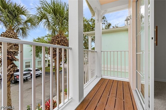 3285 Lindsey LN 2, Naples, FL 34109