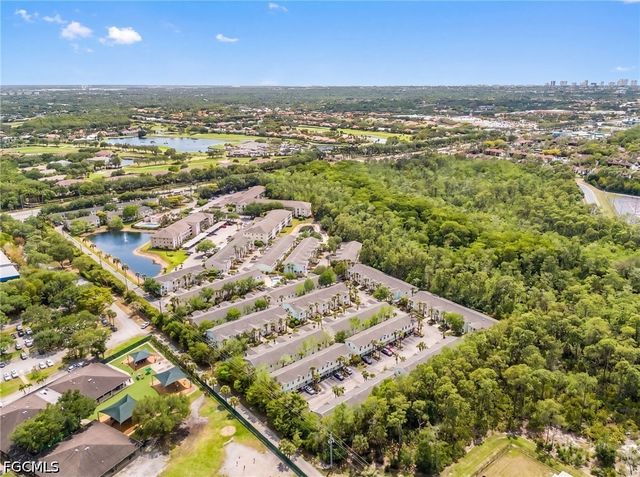 3285 Lindsey LN 2, Naples, FL 34109