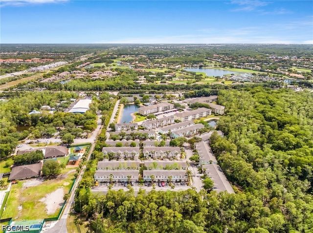 3285 Lindsey LN 2, Naples, FL 34109