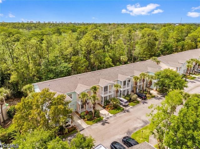 3285 Lindsey LN 2, Naples, FL 34109