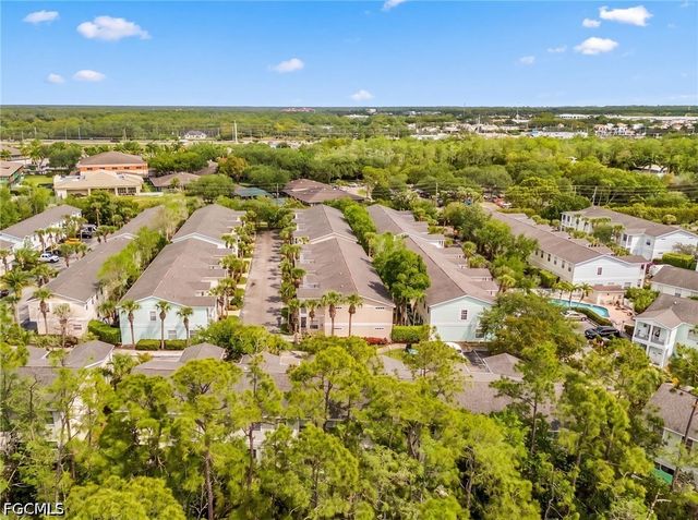 3285 Lindsey LN 2, Naples, FL 34109