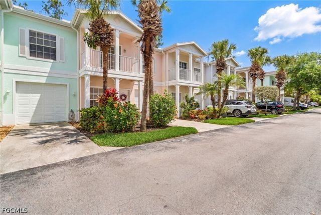 3285 Lindsey LN 2, Naples, FL 34109