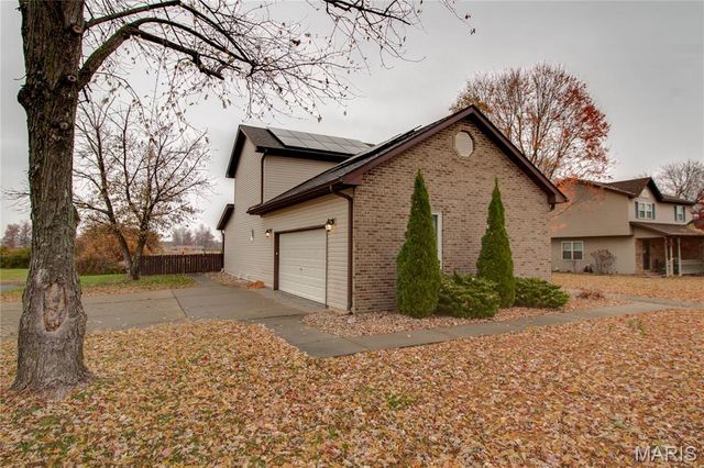 38 Katie Lynn Court, Glen Carbon, IL 62034