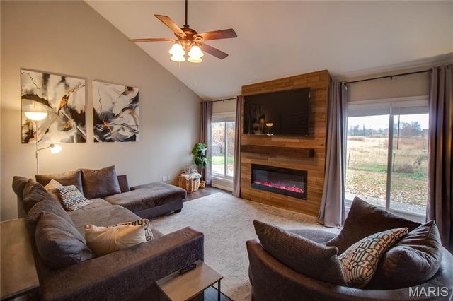 38 Katie Lynn Court, Glen Carbon, IL 62034