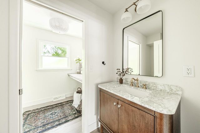 14420 Woodridge CIRCLE, Brookfield, WI 53005