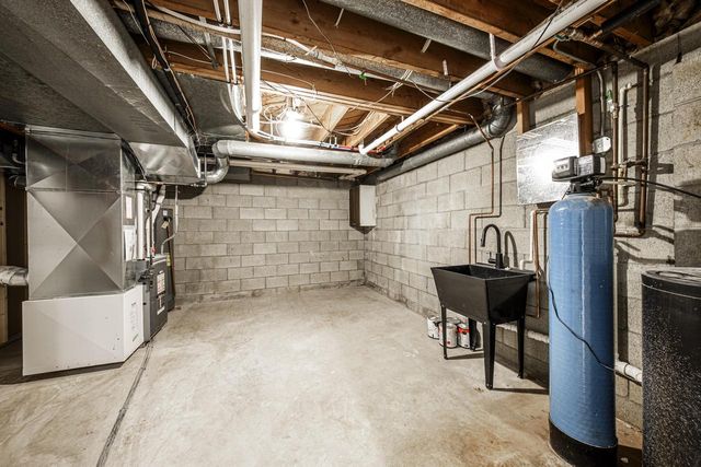 14420 Woodridge CIRCLE, Brookfield, WI 53005
