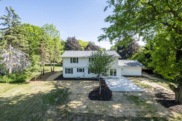 14420 Woodridge CIRCLE, Brookfield, WI 53005