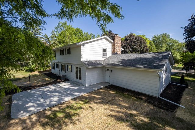 14420 Woodridge CIRCLE, Brookfield, WI 53005
