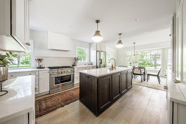 14420 Woodridge CIRCLE, Brookfield, WI 53005
