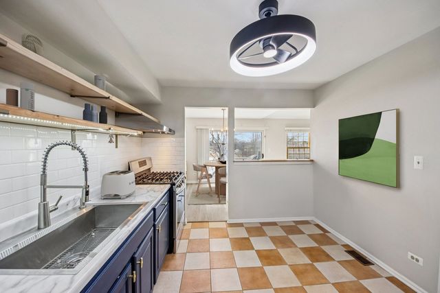 1254 Ballantrae Place D, Mundelein, IL 60060