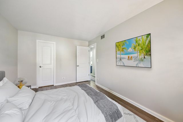 1254 Ballantrae Place D, Mundelein, IL 60060