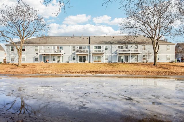 1254 Ballantrae Place D, Mundelein, IL 60060