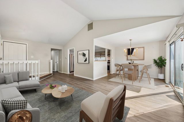 1254 Ballantrae Place D, Mundelein, IL 60060