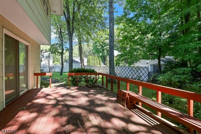 281 Rivara Ct, Ridgewood Village, NJ 07450