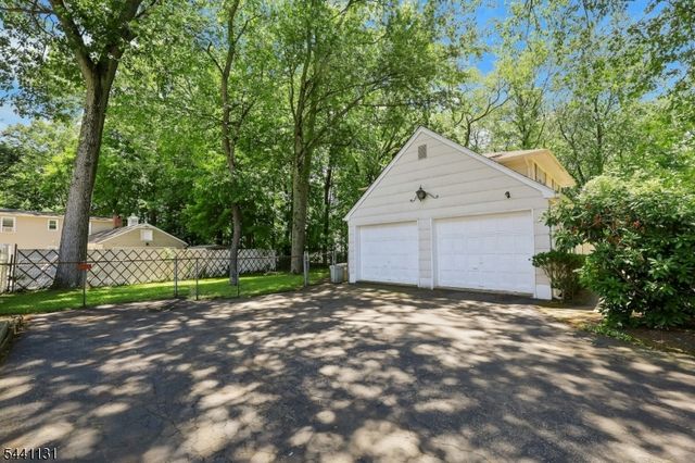 281 Rivara Ct, Ridgewood Village, NJ 07450