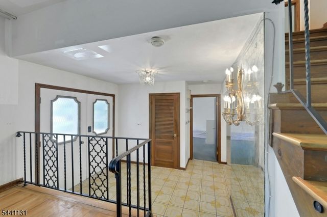 281 Rivara Ct, Ridgewood Village, NJ 07450